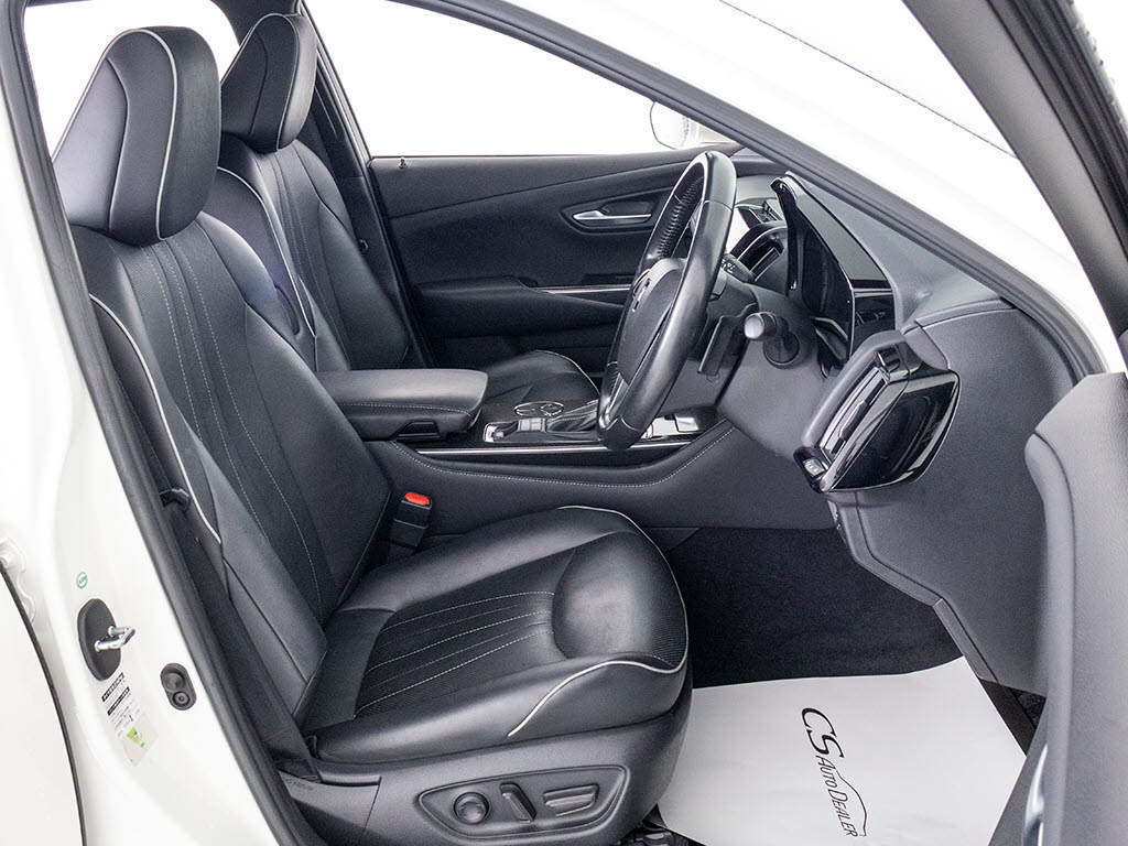 快適エアシート＆シートヒーターを装備して
います！高級車ならではの装備です！シート
が暖まる機能！シートから冷風が出る機能！
どちらも付いています！！寒い冬も、暑い夏
も快適にご乗車頂けます！！