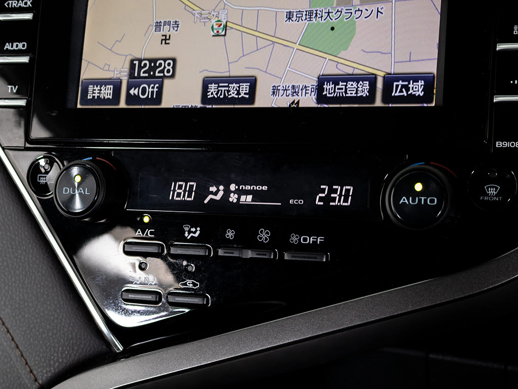 ★使いやすさや安全性を追求したステアリン
グ周り！高級車ゆえにスイッチ類が多いのも
特徴ですね！考え尽くされた配置ですぐに使
いこなす事が出来ますのでご安心下さい！是
非、体感してみて下さい！！
