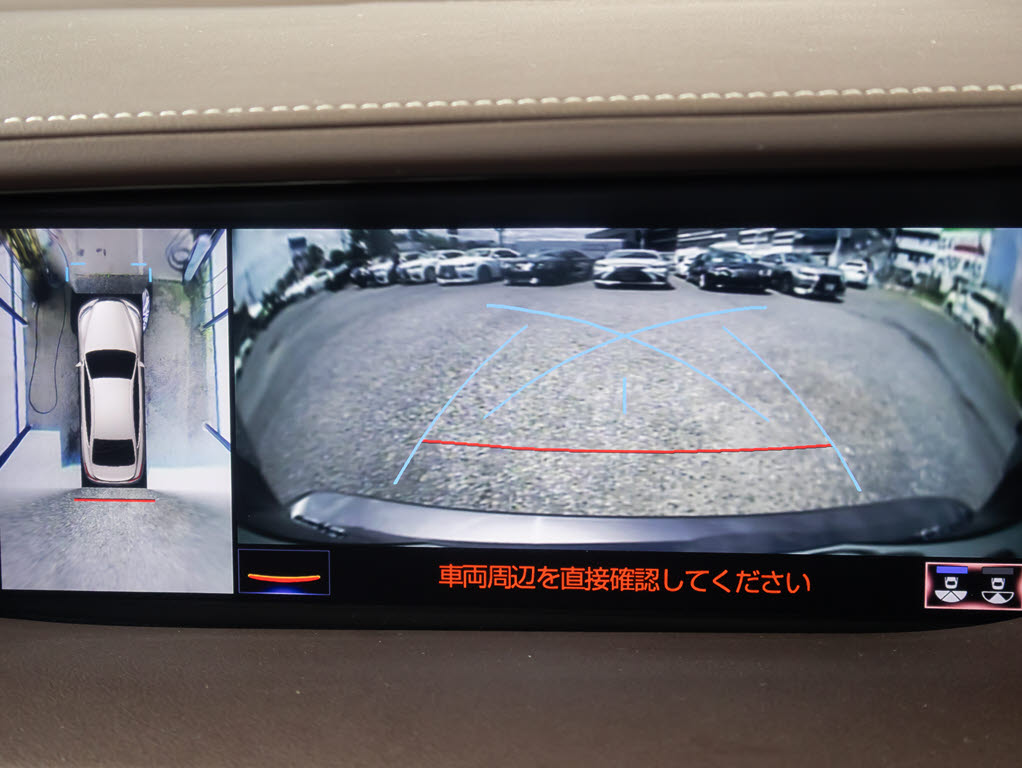 ３６０度全周囲カメラパノラミックビューモ
ニター！