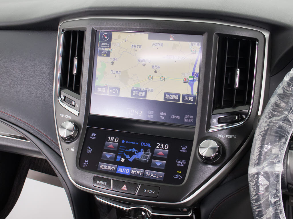 使いやすさや安全性を追求したステアリング
周り！高級車ゆえにスイッチ類が多いのも特
徴ですね！考え尽くされた配置ですぐに使い
こなす事が出来ますのでご安心下さい！是非
、体感してみて下さい！！
