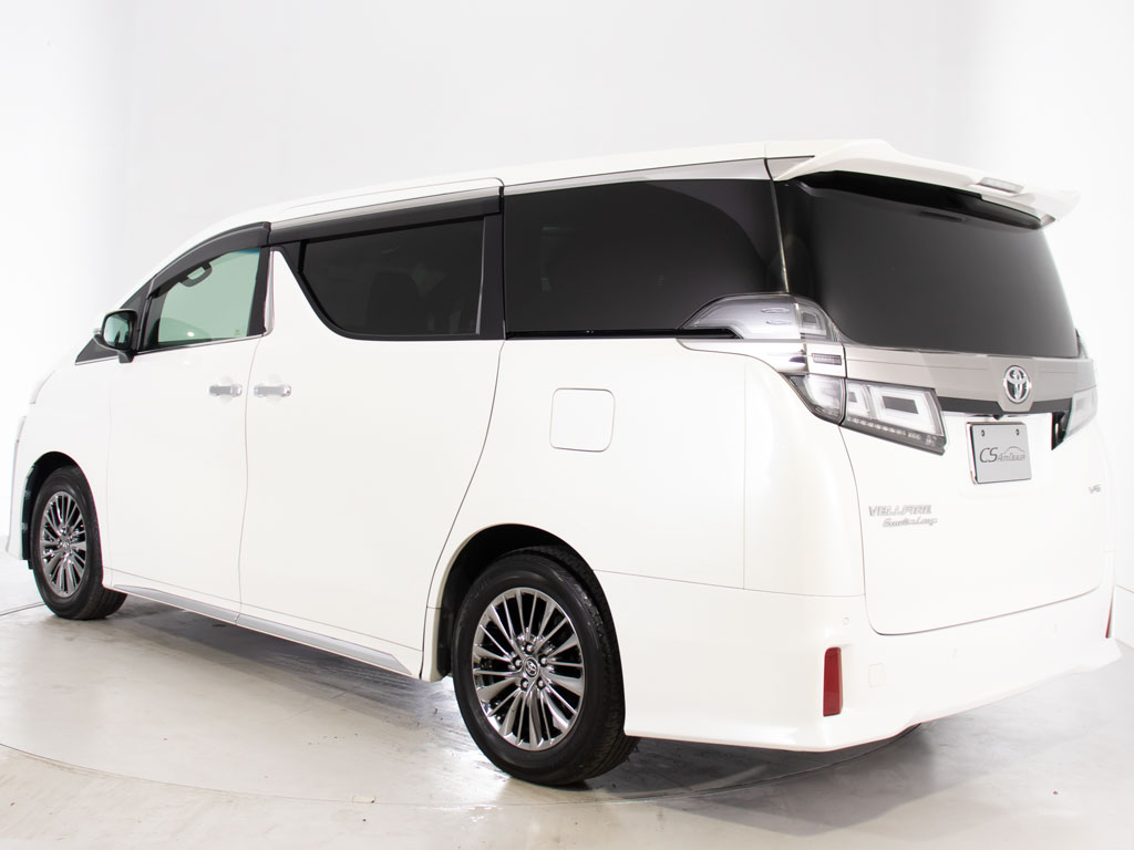 ★展示前点検実施★特殊な機材も用いて、全
車点検を実施しております！