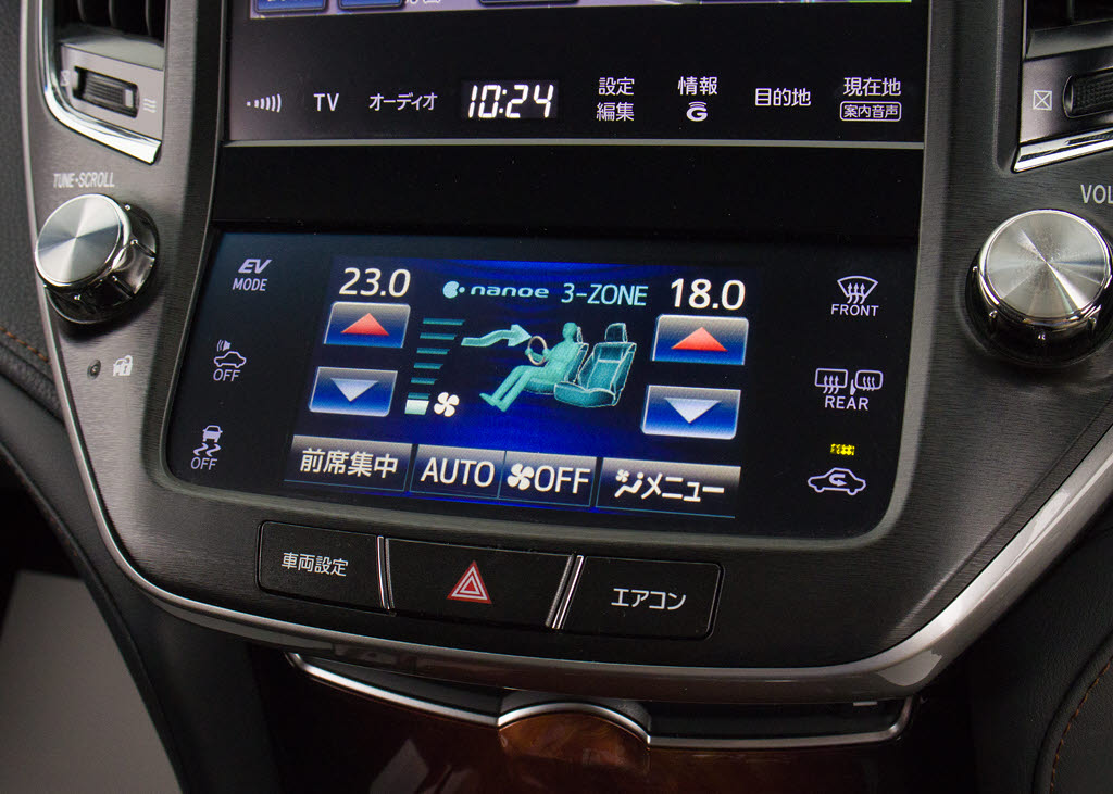 使いやすさや安全性を追求したステアリング
周り！高級車ゆえにスイッチ類が多いのも特
徴ですね！考え尽くされた配置ですぐに使い
こなす事が出来ますのでご安心下さい！是非
、体感してみて下さい！！