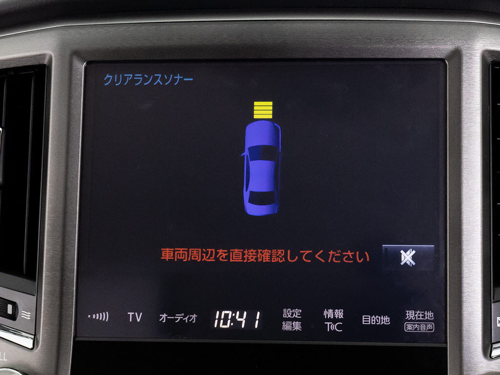 踏み間違い防止機能インテリジェントクリア
ランスソナー！前後４つずつ、計８つのセン
サーで障害物を検知し、アクセルとブレーキ
の踏み間違いの際に、衝突被害軽減ブレーキ
をかけます。
