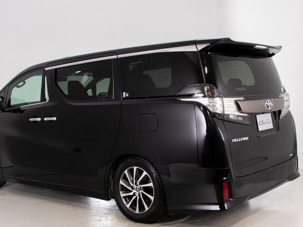 ★展示前点検実施★特殊な機材も用いて、全
車点検を実施しております！