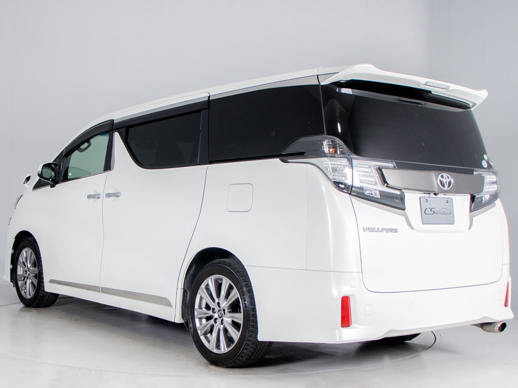 ★展示前点検実施★特殊な機材も用いて、全
車点検を実施しております！