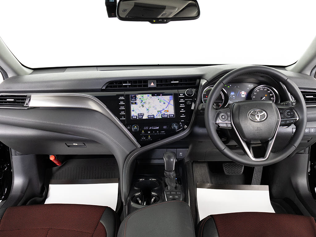 ★使いやすさや安全性を追求したステアリン
グ周り！高級車ゆえにスイッチ類が多いのも
特徴ですね！考え尽くされた配置ですぐに使
いこなす事が出来ますのでご安心下さい！是
非、体感してみて下さい！！