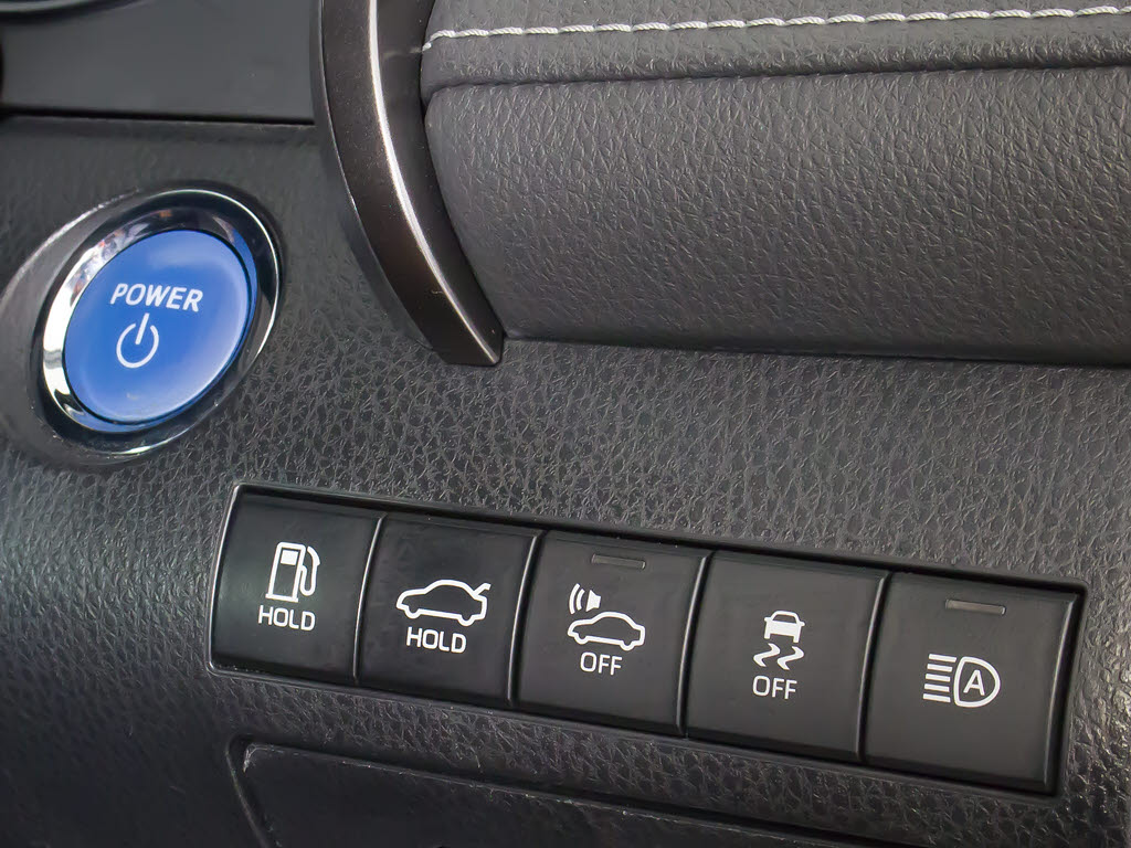 ★使いやすさや安全性を追求したステアリン
グ周り！高級車ゆえにスイッチ類が多いのも
特徴ですね！考え尽くされた配置ですぐに使
いこなす事が出来ますのでご安心下さい！是
非、体感してみて下さい！！