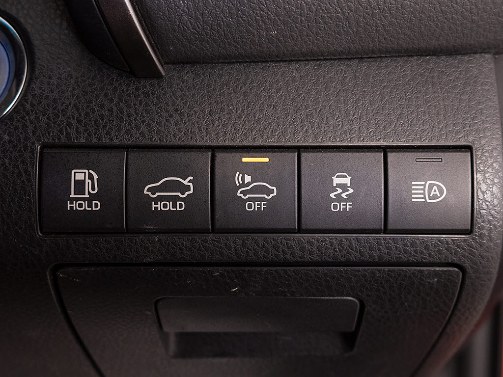★使いやすさや安全性を追求したステアリン
グ周り！高級車ゆえにスイッチ類が多いのも
特徴ですね！考え尽くされた配置ですぐに使
いこなす事が出来ますのでご安心下さい！是
非、体感してみて下さい！！