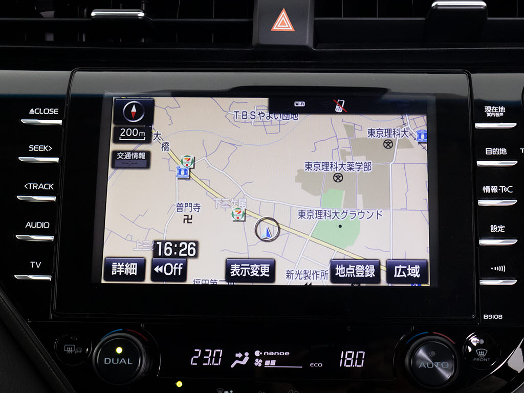 ★メーカーオプションの大画面ＳＤナビが装
備されています！地図情報の更新も出来ます
ので安心してお使い頂けます！