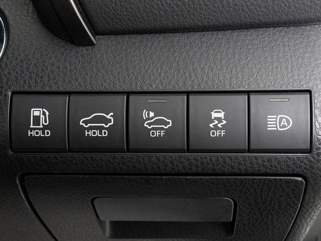 ★使いやすさや安全性を追求したステアリン
グ周り！高級車ゆえにスイッチ類が多いのも
特徴ですね！考え尽くされた配置ですぐに使
いこなす事が出来ますのでご安心下さい！是
非、体感してみて下さい！！