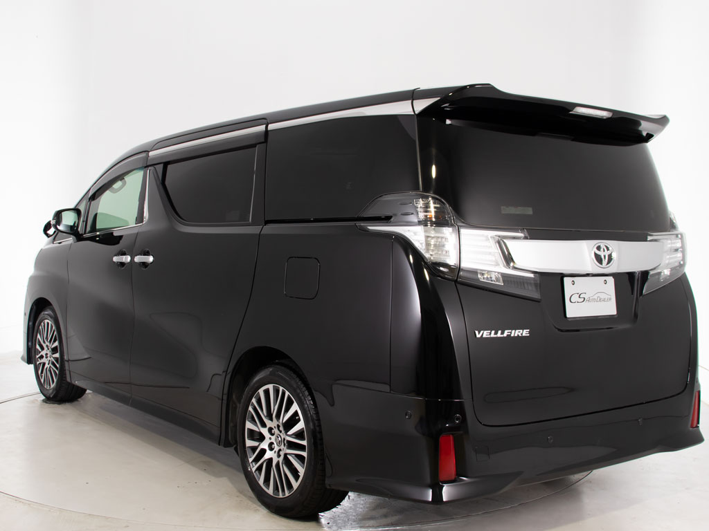 ★展示前点検実施★特殊な機材も用いて、全
車点検を実施しております！