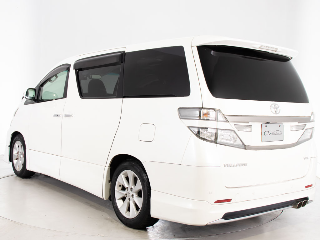 ★展示前点検実施★特殊な機材も用いて、全
車点検を実施しております！