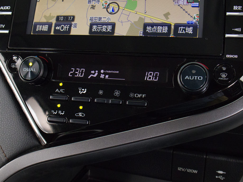 ★使いやすさや安全性を追求したステアリン
グ周り！高級車ゆえにスイッチ類が多いのも
特徴ですね！考え尽くされた配置ですぐに使
いこなす事が出来ますのでご安心下さい！是
非、体感してみて下さい！！