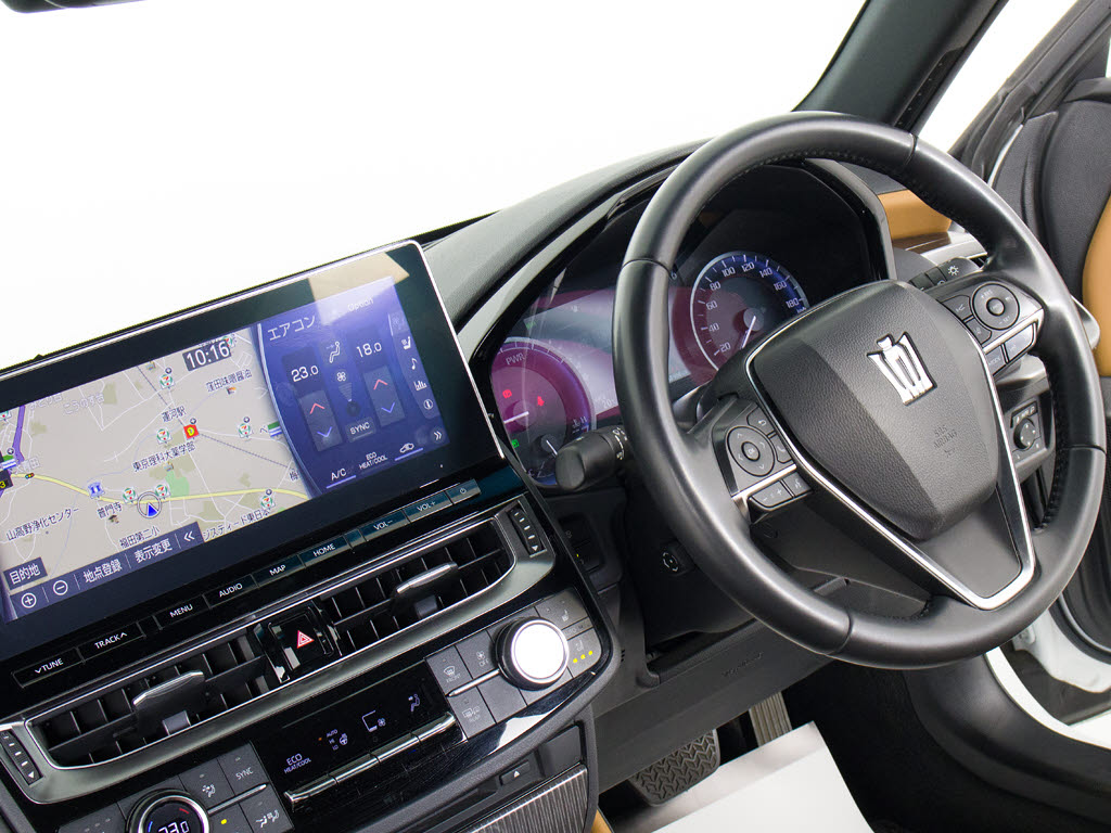 使いやすさや安全性を追求したステアリング
周り！高級車ゆえにスイッチ類が多いのも特
徴ですね！考え尽くされた配置ですぐに使い
こなす事が出来ますのでご安心下さい！是非
、体感してみて下さい！！