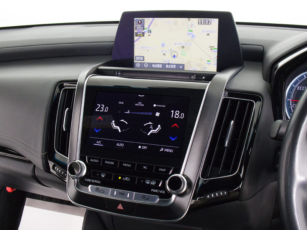 使いやすさや安全性を追求したステアリング
周り！高級車ゆえにスイッチ類が多いのも特
徴ですね！考え尽くされた配置ですぐに使い
こなす事が出来ますのでご安心下さい！是非
、体感してみて下さい！！