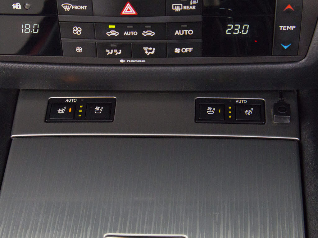 エアシート＆シートヒーターを完備しており
ますのでオールシーズン快適にご乗車頂けま
す。