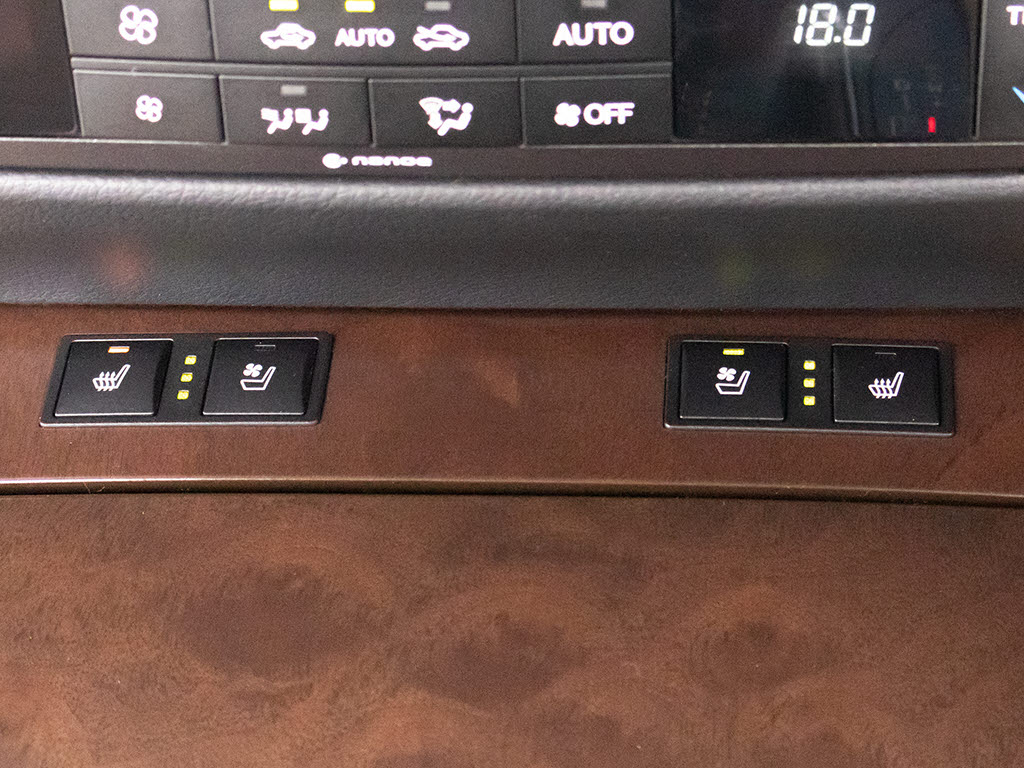 エアシート＆シートヒーターを完備しており
ますのでオールシーズン快適にご乗車頂けま
す。