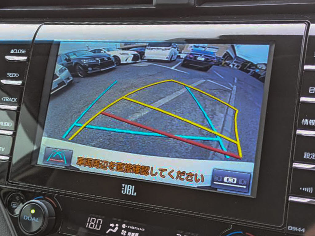 カラーバックモニターがついております！ス
テアリング連動ガイドラインが映し出される
ので、駐車の際に非常に役に立ちます！！