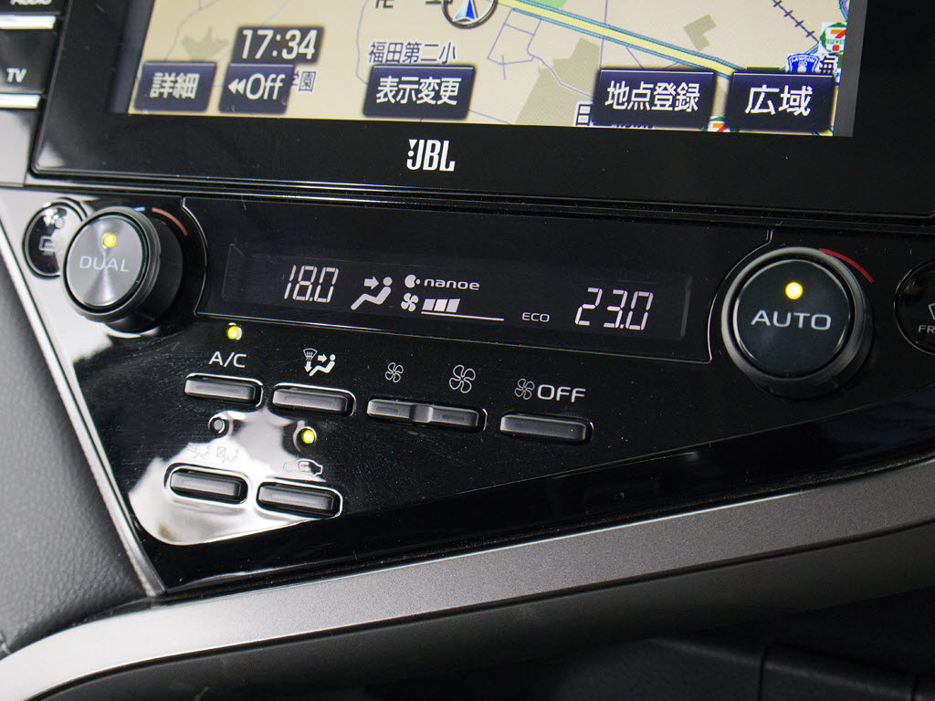 ★使いやすさや安全性を追求したステアリン
グ周り！高級車ゆえにスイッチ類が多いのも
特徴ですね！考え尽くされた配置ですぐに使
いこなす事が出来ますのでご安心下さい！是
非、体感してみて下さい！！