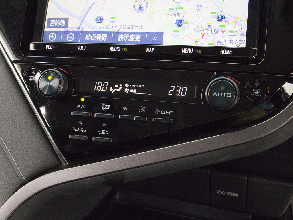 ★使いやすさや安全性を追求したステアリン
グ周り！高級車ゆえにスイッチ類が多いのも
特徴ですね！考え尽くされた配置ですぐに使
いこなす事が出来ますのでご安心下さい！是
非、体感してみて下さい！！