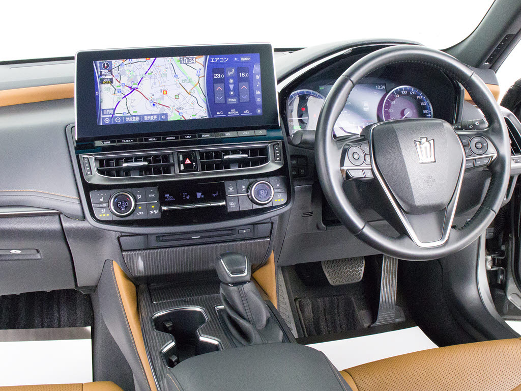 使いやすさや安全性を追求したステアリング
周り！高級車ゆえにスイッチ類が多いのも特
徴ですね！考え尽くされた配置ですぐに使い
こなす事が出来ますのでご安心下さい！是非
、体感してみて下さい！！