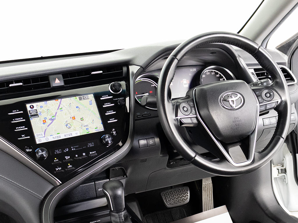 ★使いやすさや安全性を追求したステアリン
グ周り！高級車ゆえにスイッチ類が多いのも
特徴ですね！考え尽くされた配置ですぐに使
いこなす事が出来ますのでご安心下さい！是
非、体感してみて下さい！！