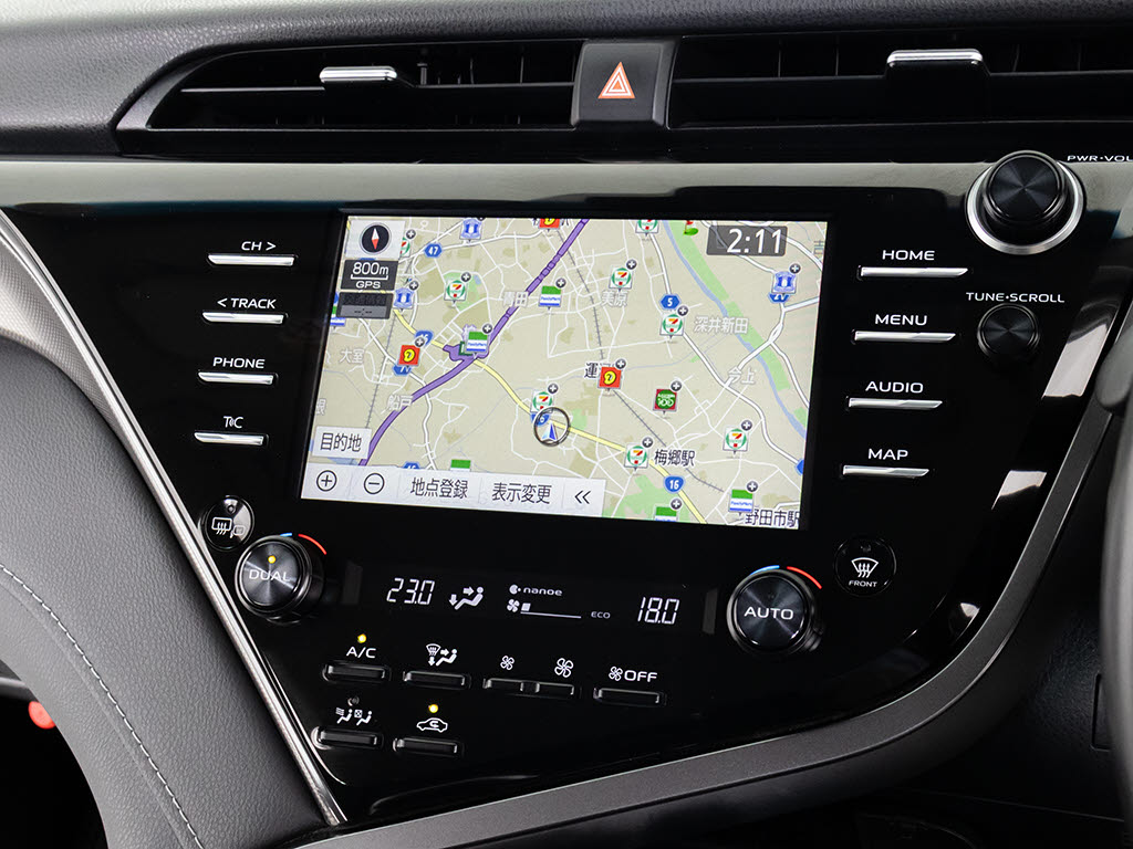 Ａｐｐｌｅ　Ｃａｒ　Ｐｌａｙ対応ナビとな
っております。お使いのｉＰｈｏｎｅ・アン
ドロイドをつなげて携帯のマップをナビへ反
映可能！