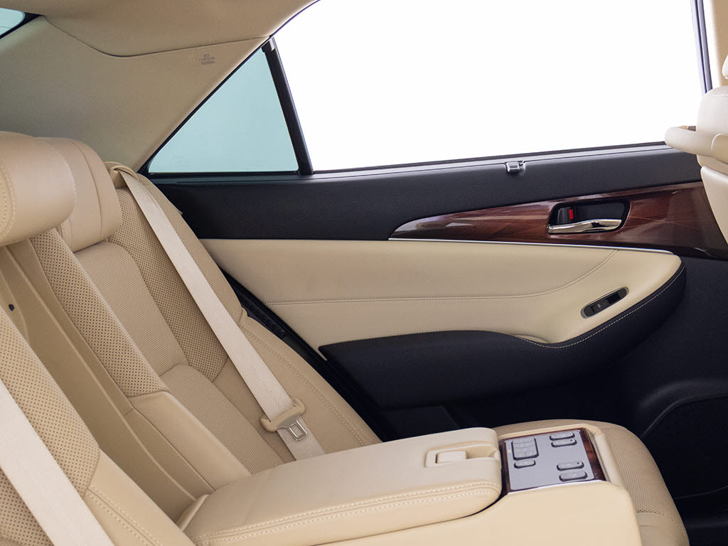 当社では、オゾンＯ３を利用した、根本的な
脱臭・消臭・除菌クリーニングを承っており
ます！こだわりのクリーニングで綺麗なお車
をご提供可能です！