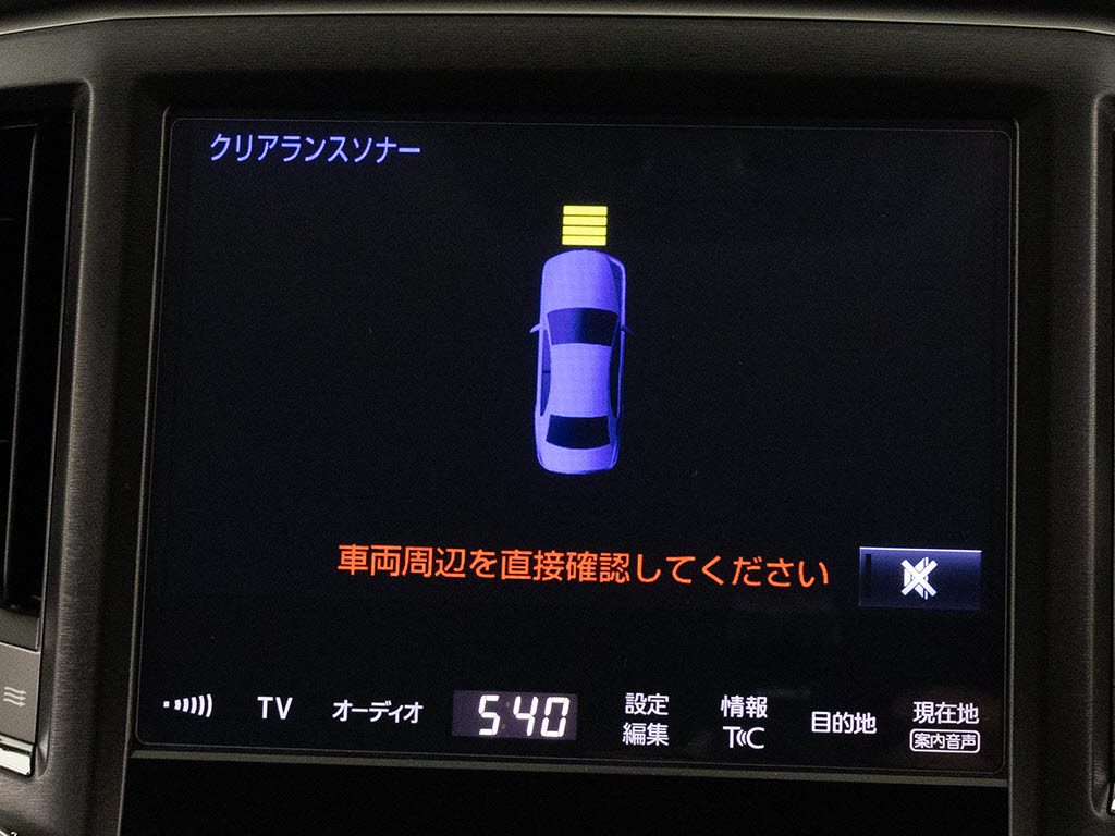 踏み間違い防止機能インテリジェントクリア
ランスソナー！前後４つずつ、計８つのセン
サーで障害物を検知し、アクセルとブレーキ
の踏み間違いの際に、衝突被害軽減ブレーキ
をかけます。