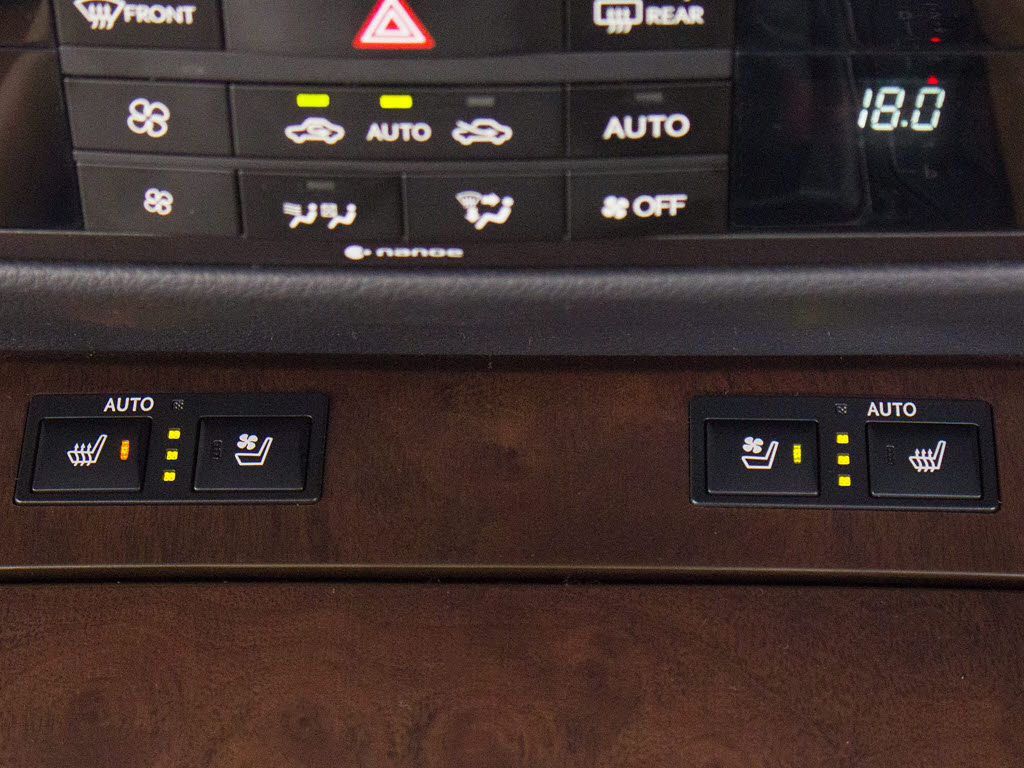 エアシート＆シートヒーターを完備しており
ますのでオールシーズン快適にご乗車頂けま
す。