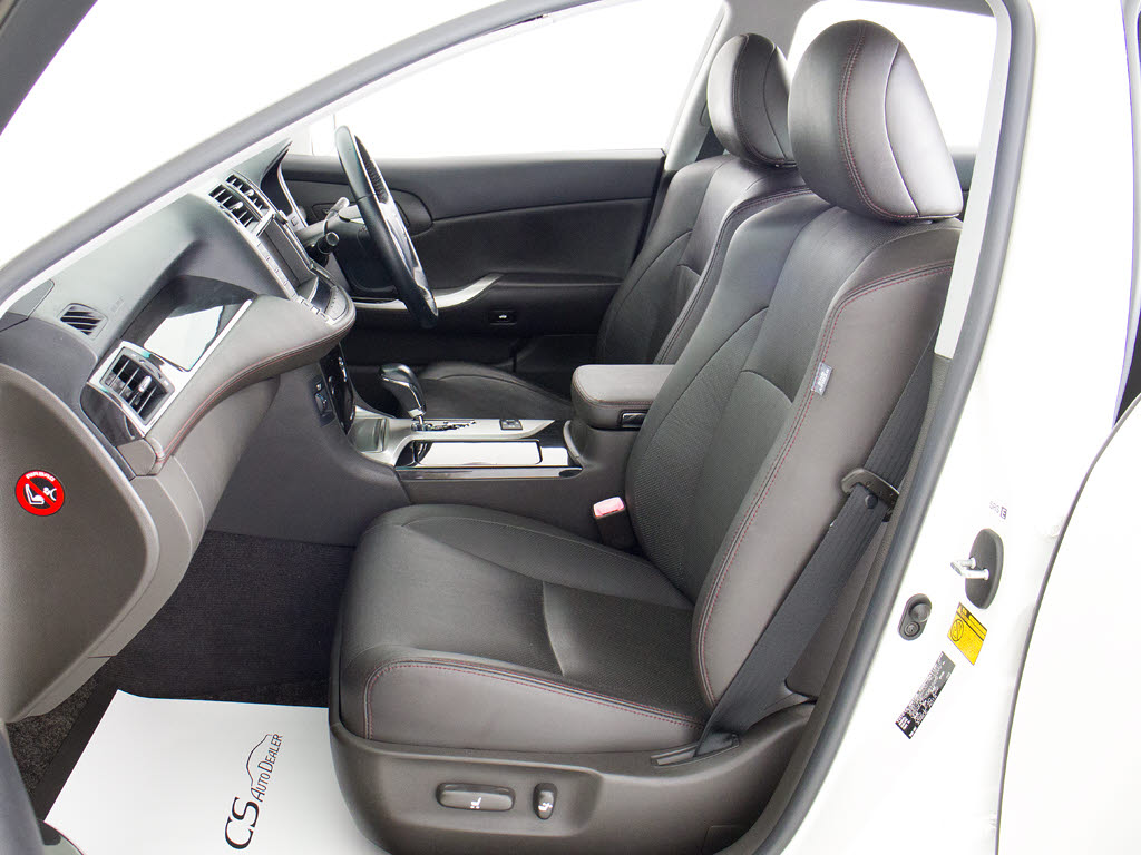 快適エアシート＆シートヒーターを装備して
います！高級車ならではの装備です！シート
が暖まる機能！シートから冷風が出る機能！
どちらも付いています！！寒い冬も、暑い夏
も快適にご乗車頂けます！！