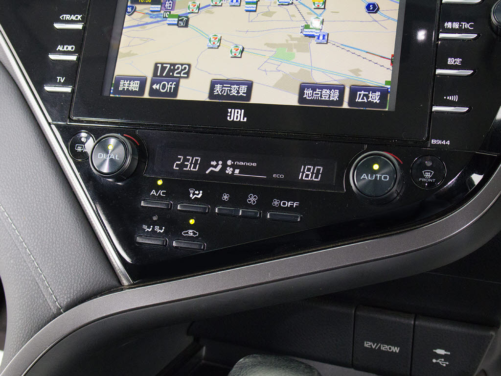 ★使いやすさや安全性を追求したステアリン
グ周り！高級車ゆえにスイッチ類が多いのも
特徴ですね！考え尽くされた配置ですぐに使
いこなす事が出来ますのでご安心下さい！是
非、体感してみて下さい！！
