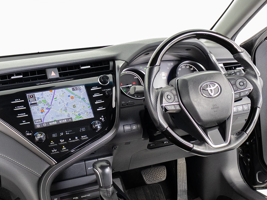 ★使いやすさや安全性を追求したステアリン
グ周り！高級車ゆえにスイッチ類が多いのも
特徴ですね！考え尽くされた配置ですぐに使
いこなす事が出来ますのでご安心下さい！是
非、体感してみて下さい！！