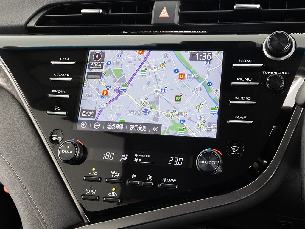Ａｐｐｌｅ　Ｃａｒ　Ｐｌａｙ対応ナビとな
っております。お使いのｉＰｈｏｎｅ・アン
ドロイドをつなげて携帯のマップをナビへ反
映可能！