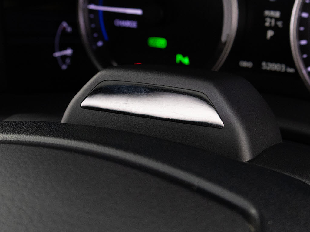 ドライバーモニター付！ステアリングに搭載
したカメラと画像処理コンピュータを用いて
運転者の顔の向きを検知し、運転者が正面を
向いていない状態で衝突の可能性が高いと判
断した場合に、警報を発するシステム！