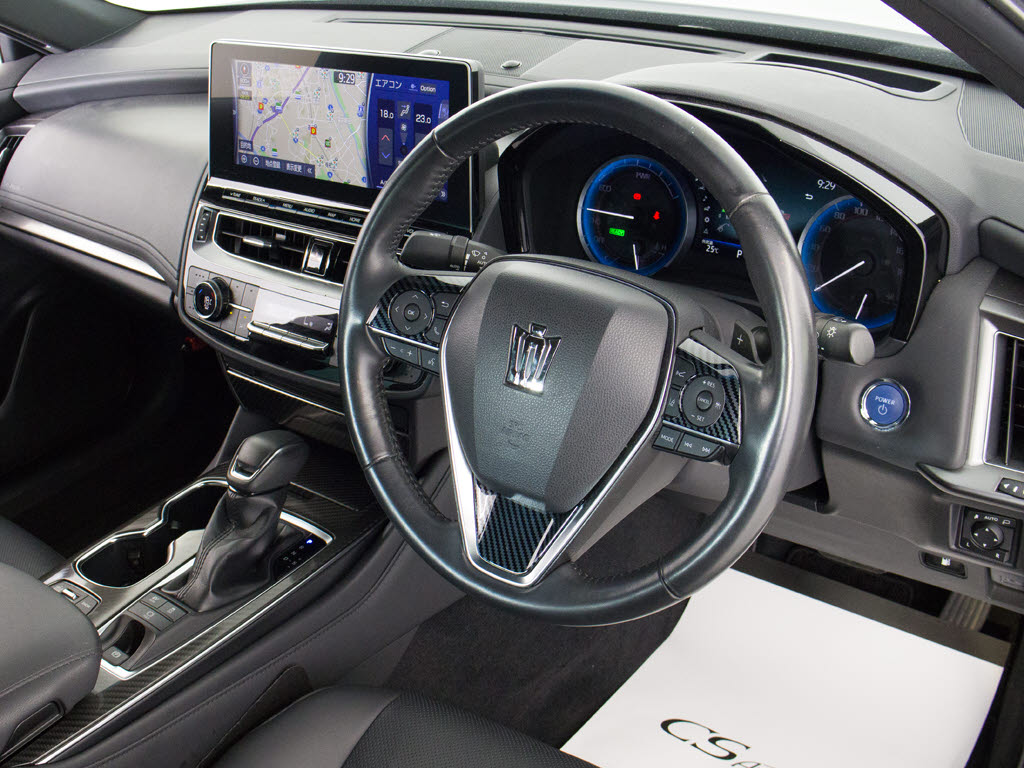 使いやすさや安全性を追求したステアリング
周り！高級車ゆえにスイッチ類が多いのも特
徴ですね！考え尽くされた配置ですぐに使い
こなす事が出来ますのでご安心下さい！是非
、体感してみて下さい！！
