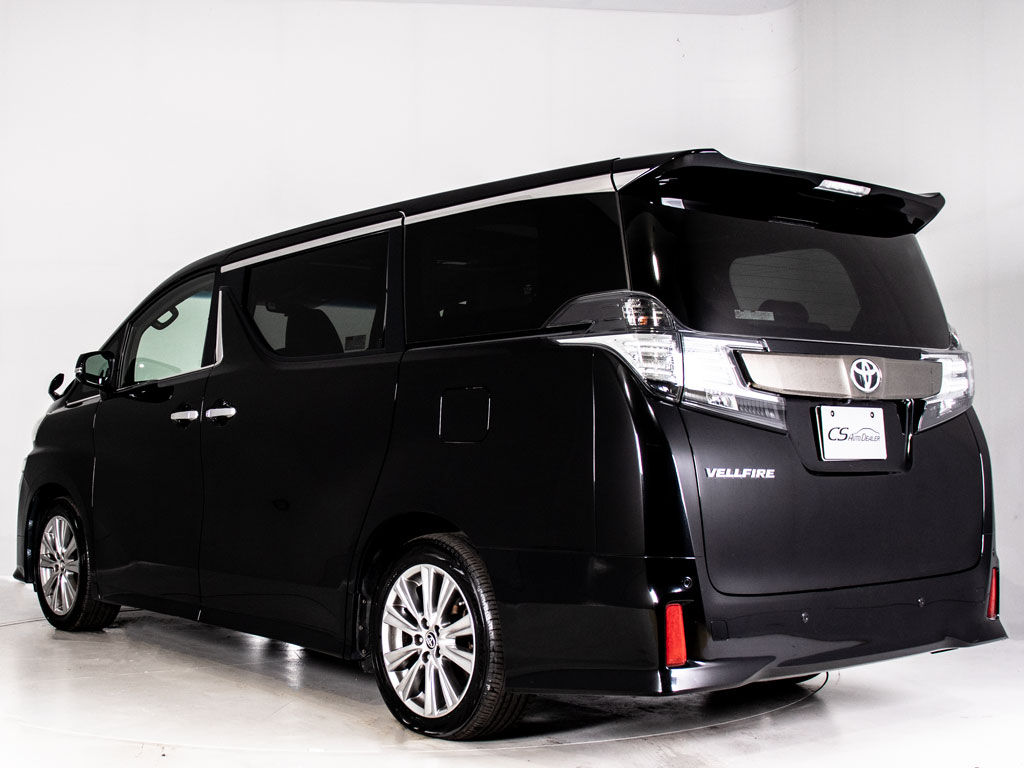 ★展示前点検実施★特殊な機材も用いて、全
車点検を実施しております！