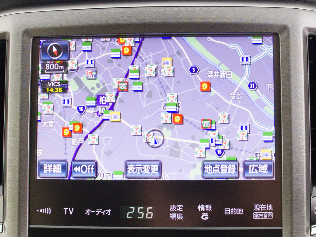 メーカー純正の大画面ＨＤＤナビが装備され
ています！操作も簡単！見やすい！純正だか
らこその使いやすさ！