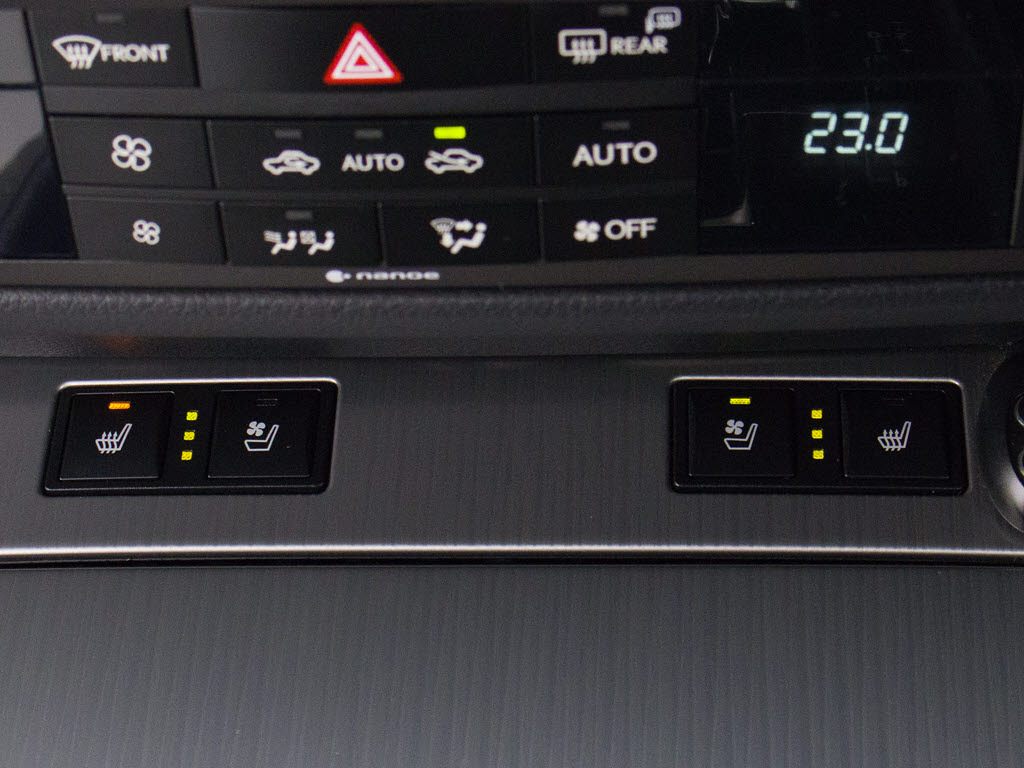 エアシート＆シートヒーターを完備しており
ますのでオールシーズン快適にご乗車頂けま
す。