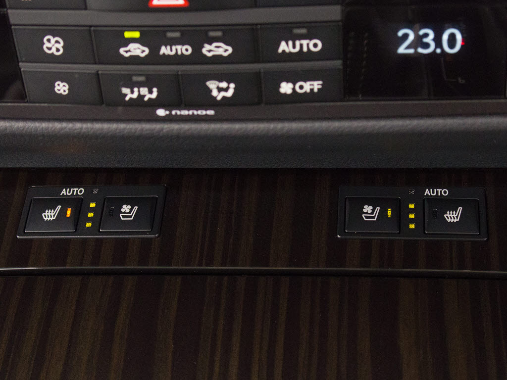 エアシート＆シートヒーターを完備しており
ますのでオールシーズン快適にご乗車頂けま
す。