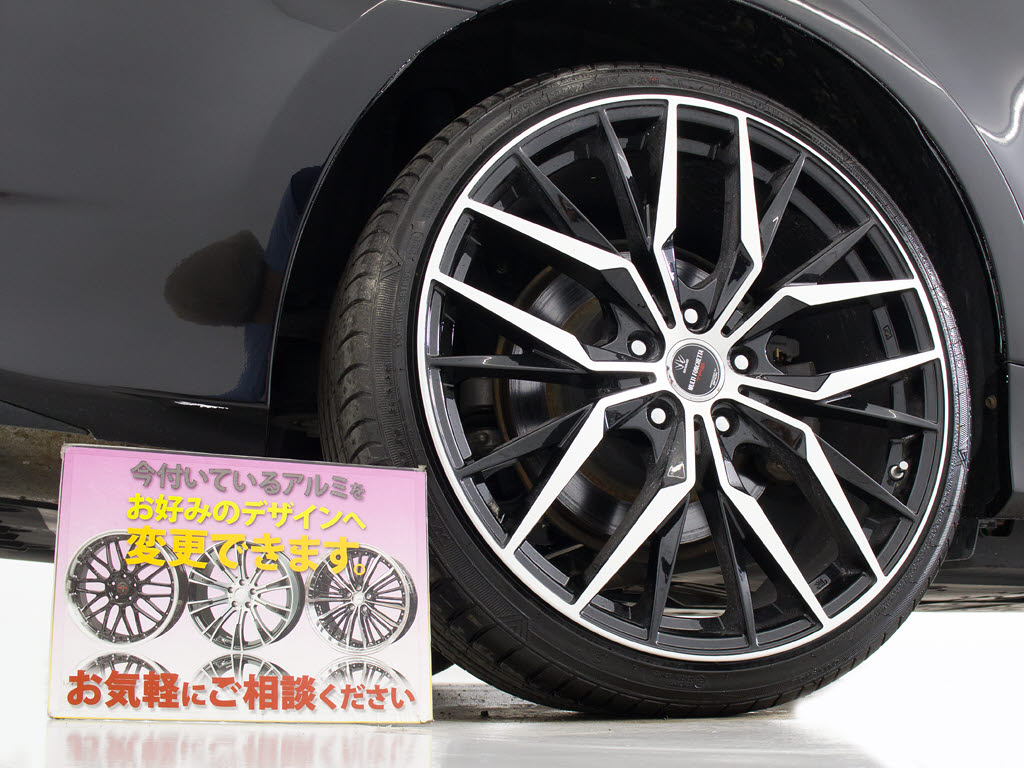 新品２０インチアルミ＆新品タイヤ装着！そ
の他アルミホイールへの変更も可能です！お
客様のお好みの１台を作成可能となります！
※詳細はスタッフまでお尋ねください。