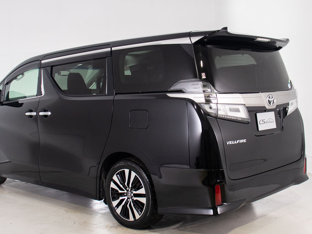 ★展示前点検実施★特殊な機材も用いて、全
車点検を実施しております！