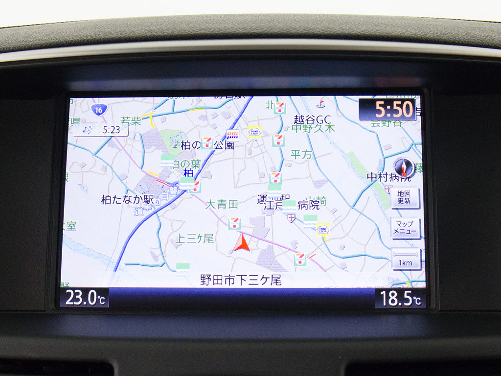 機能満載の純正ＨＤＤナビは高精細に加え音
楽の録音機能ミュージックサーバー機能でい
つでもお好きな音楽が聴けます。
