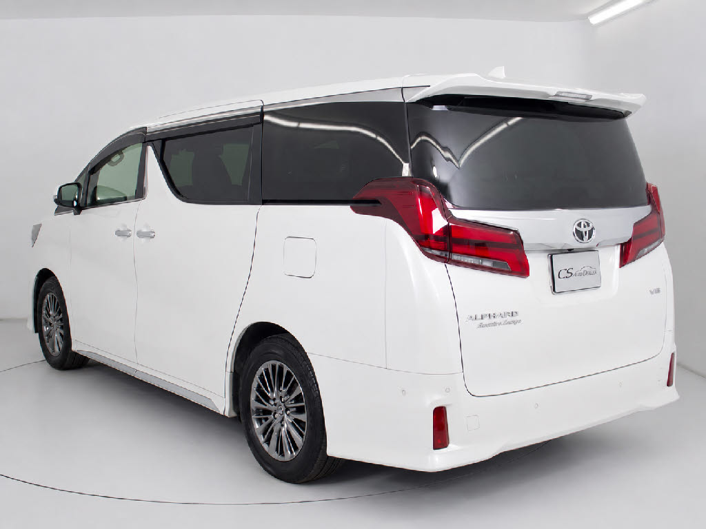 お車の下取りもお任せ下さい！国産、外車、
年式、走行距離問わず、どんなお車でも下取
りさせて頂きます。皆様のご相談お待ちして
おります！