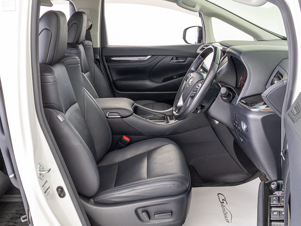 快適エアシート＆シートヒーターを装備して
います！高級車ならではの装備です！シート
が暖まる機能！シートから冷風が出る機能！
どちらも付いています！！寒い冬も、暑い夏
も快適にご乗車頂けます！！