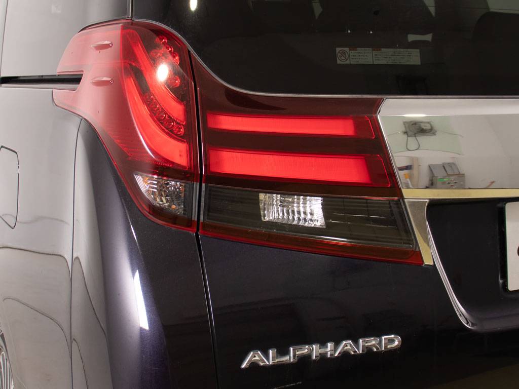 ★展示前点検実施★特殊な機材も用いて、全
車点検を実施しております！