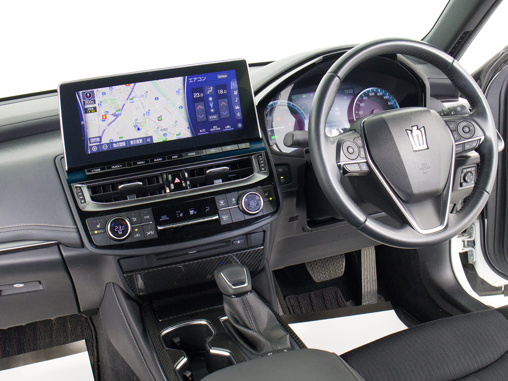 使いやすさや安全性を追求したステアリング
周り！高級車ゆえにスイッチ類が多いのも特
徴ですね！考え尽くされた配置ですぐに使い
こなす事が出来ますのでご安心下さい！是非
、体感してみて下さい！！