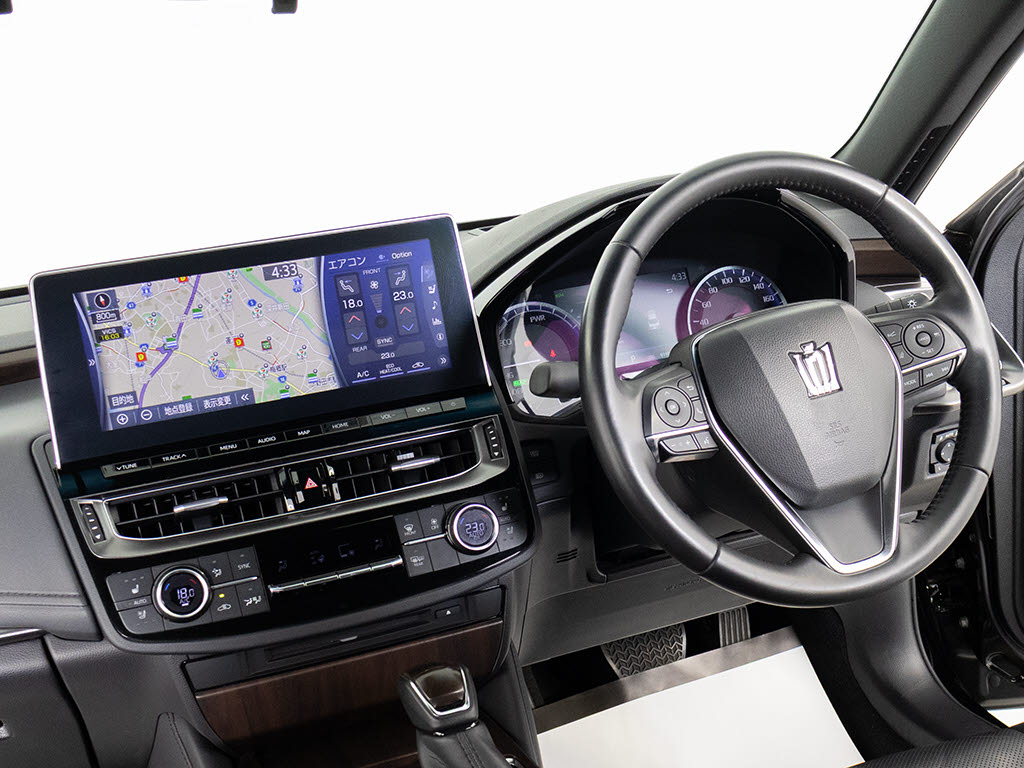使いやすさや安全性を追求したステアリング
周り！高級車ゆえにスイッチ類が多いのも特
徴ですね！考え尽くされた配置ですぐに使い
こなす事が出来ますのでご安心下さい！是非
、体感してみて下さい！！
