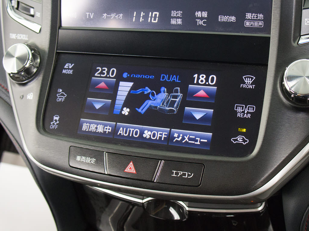 使いやすさや安全性を追求したステアリング
周り！高級車ゆえにスイッチ類が多いのも特
徴ですね！考え尽くされた配置ですぐに使い
こなす事が出来ますのでご安心下さい！是非
、体感してみて下さい！！