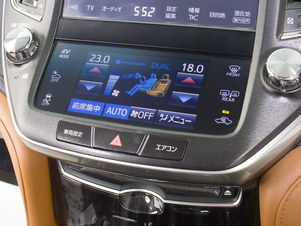 メーカー純正のＳＤナビが装備されています
！操作も簡単！見やすい！純正だからこその
使いやすさ！